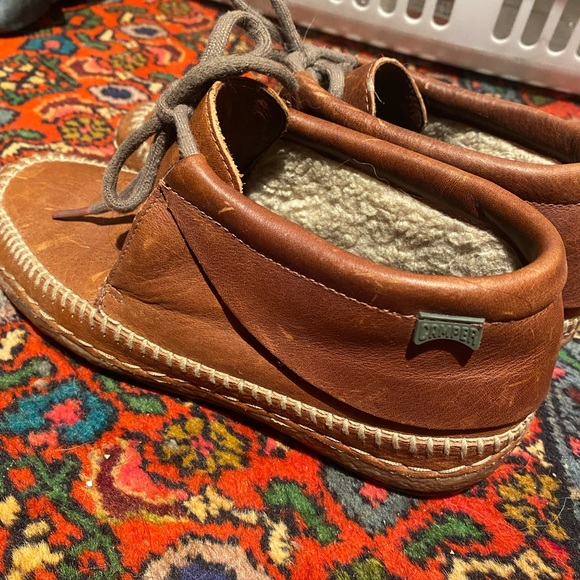 Beautiful moccasin style shoe - Picture 4 of 4